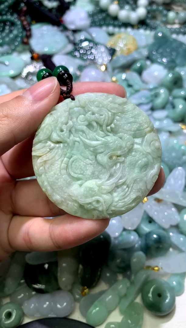 颈饰未镶嵌翡翠1