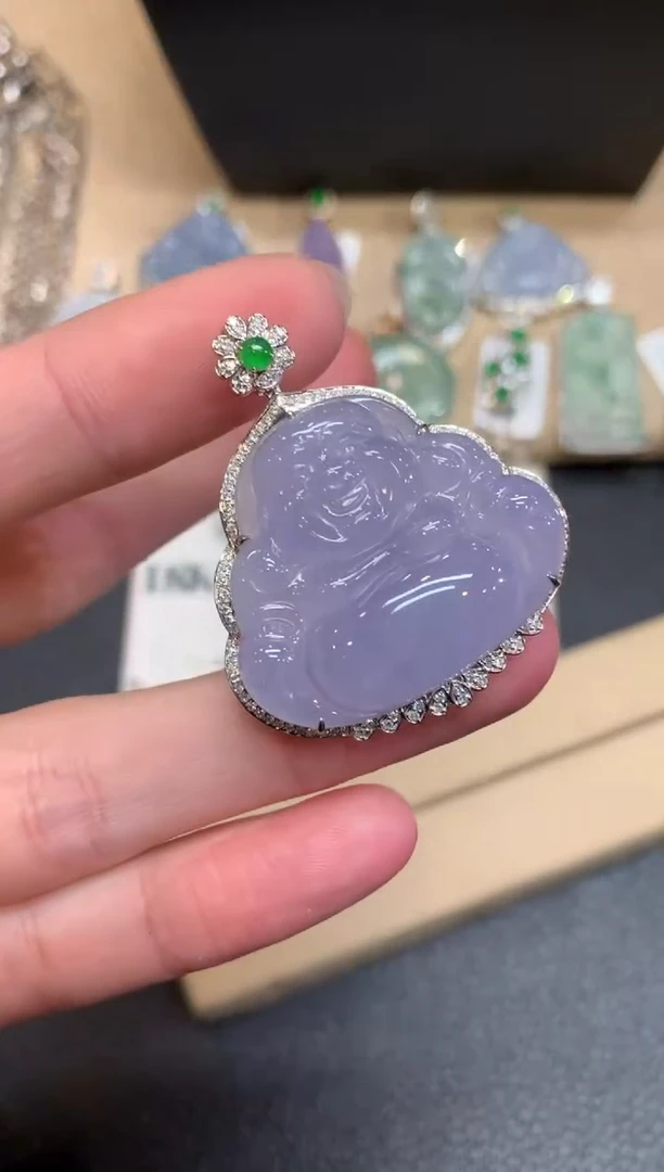 【闪购商品】翡翠颈饰18K金镶嵌佛公【无服务费】