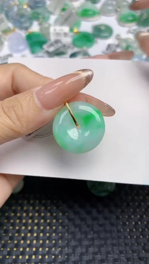 颈饰18K金镶嵌翡翠天然缅甸A货翡翠百元以上9元证书费自理