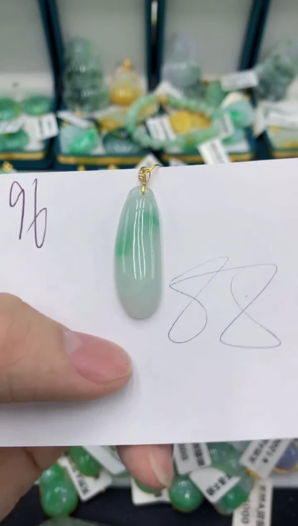 【闪购商品】翡翠颈饰18K金镶嵌翡翠