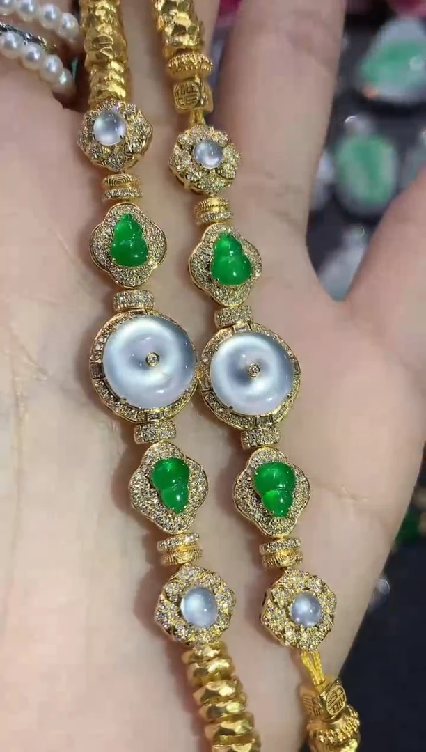 18K金镶嵌手链翡翠重****司b43