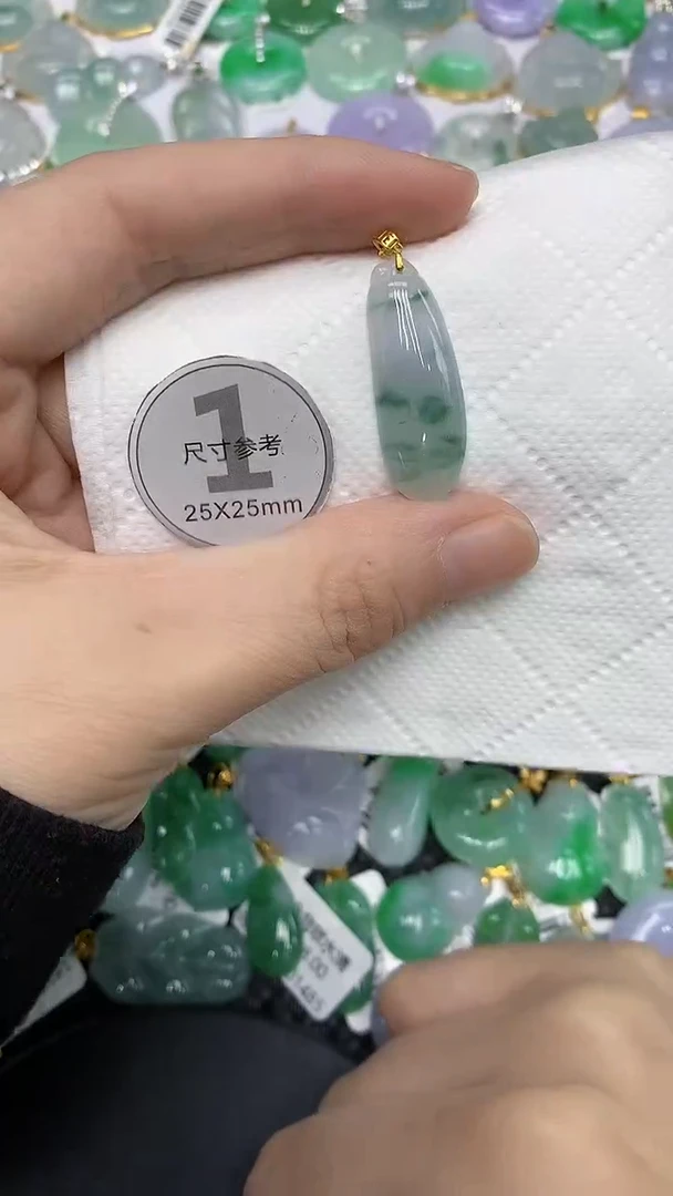 颈饰18K金镶嵌翡翠111111111