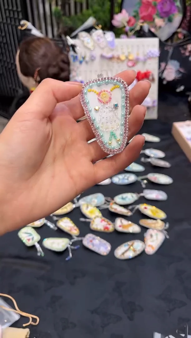 织绣武**闹非遗苏绣手工饰品