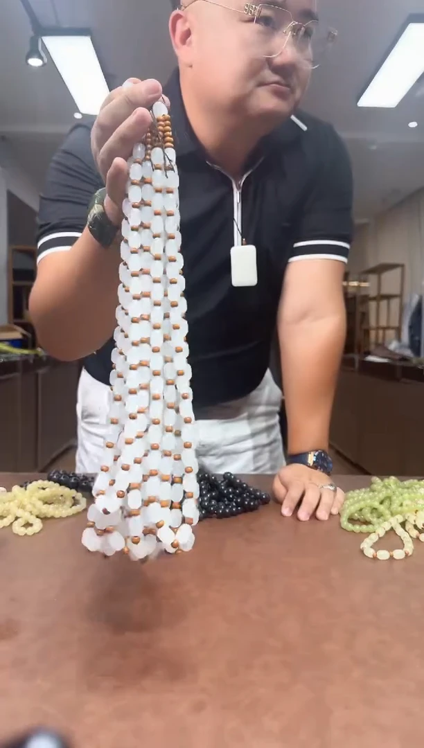 未镶嵌蛇纹石玉手串多样性随机发货其一