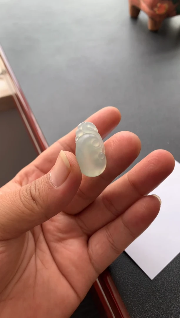 定制翡翠未镶嵌如意