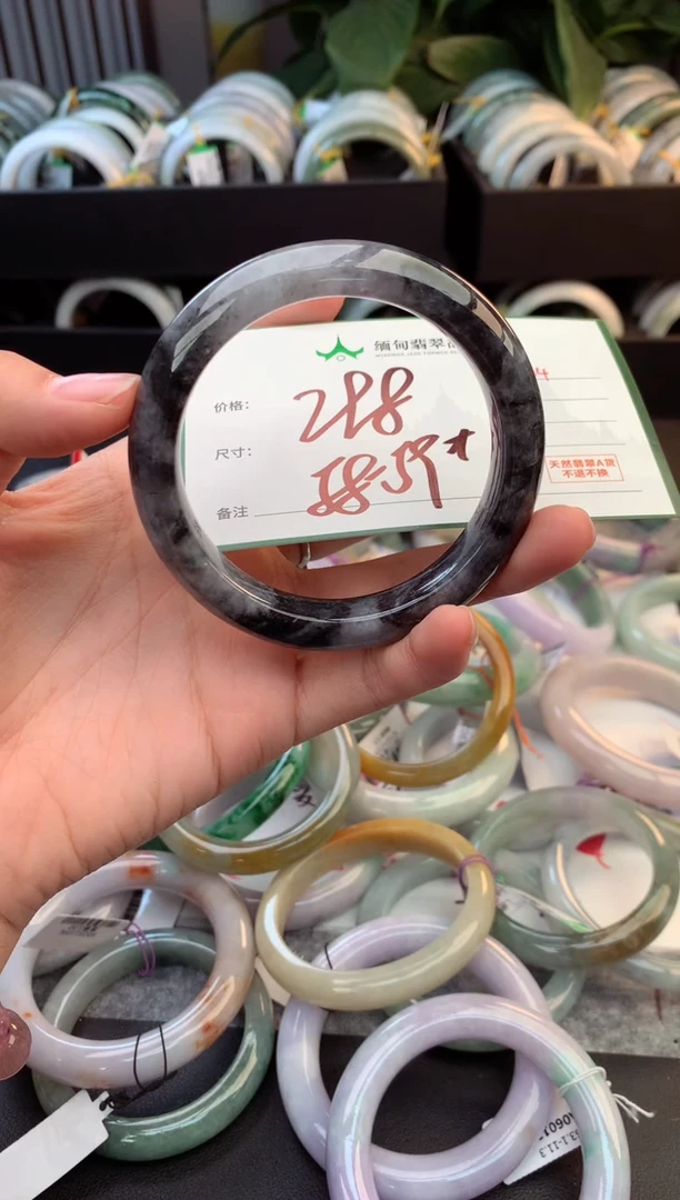 未镶嵌定制翡翠城**公毛货需精细抛光+多人