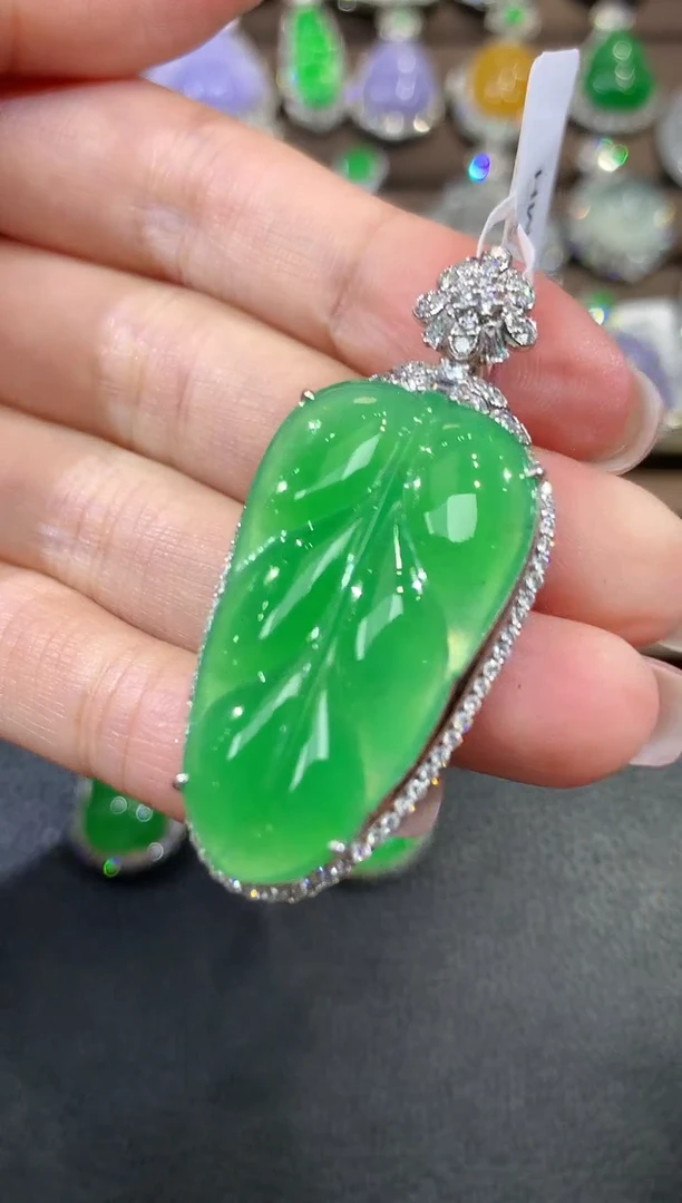 吊坠(不含链)18K金镶嵌翡翠C95