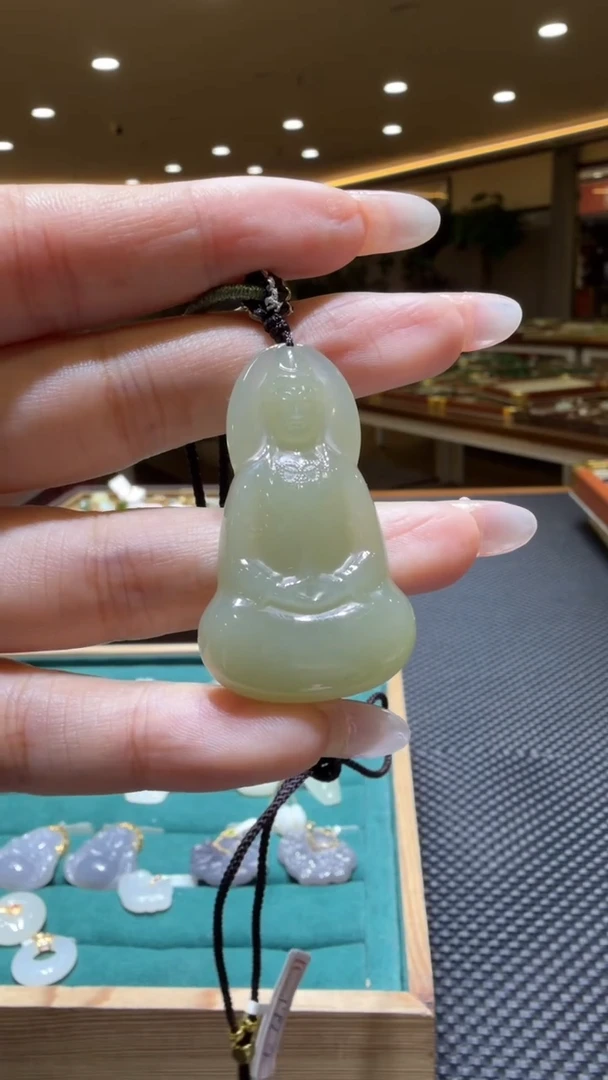 颈饰未镶嵌和田玉挂件