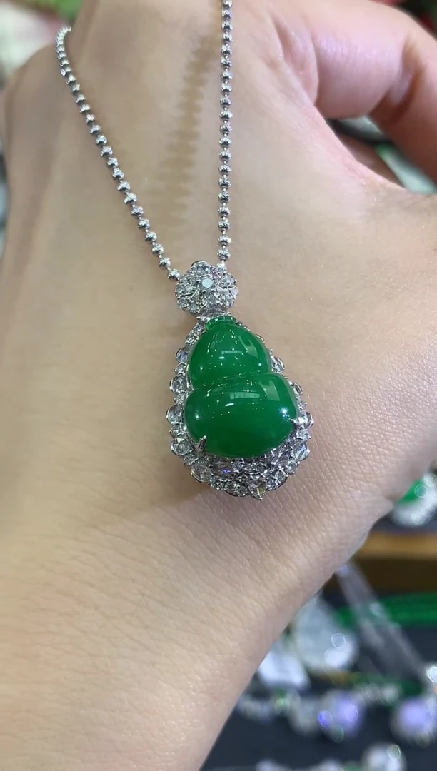 吊坠(不含链)18K金镶嵌翡翠C190