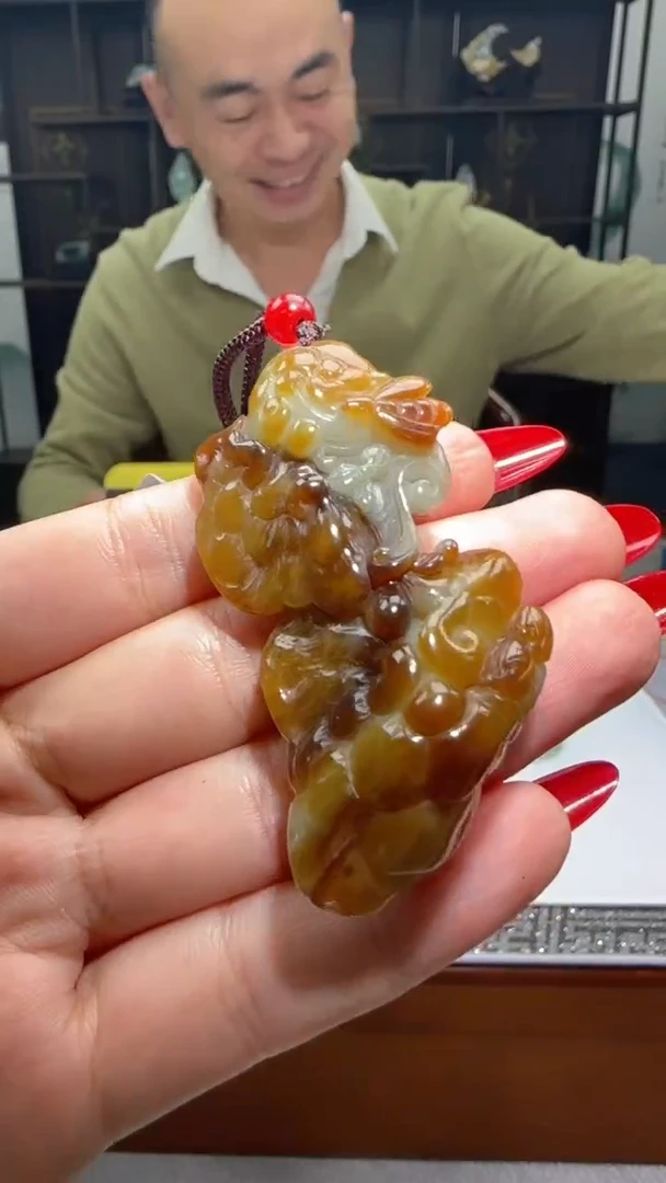 【闪购商品】翡翠颈饰未镶嵌天然翡翠A货吊坠