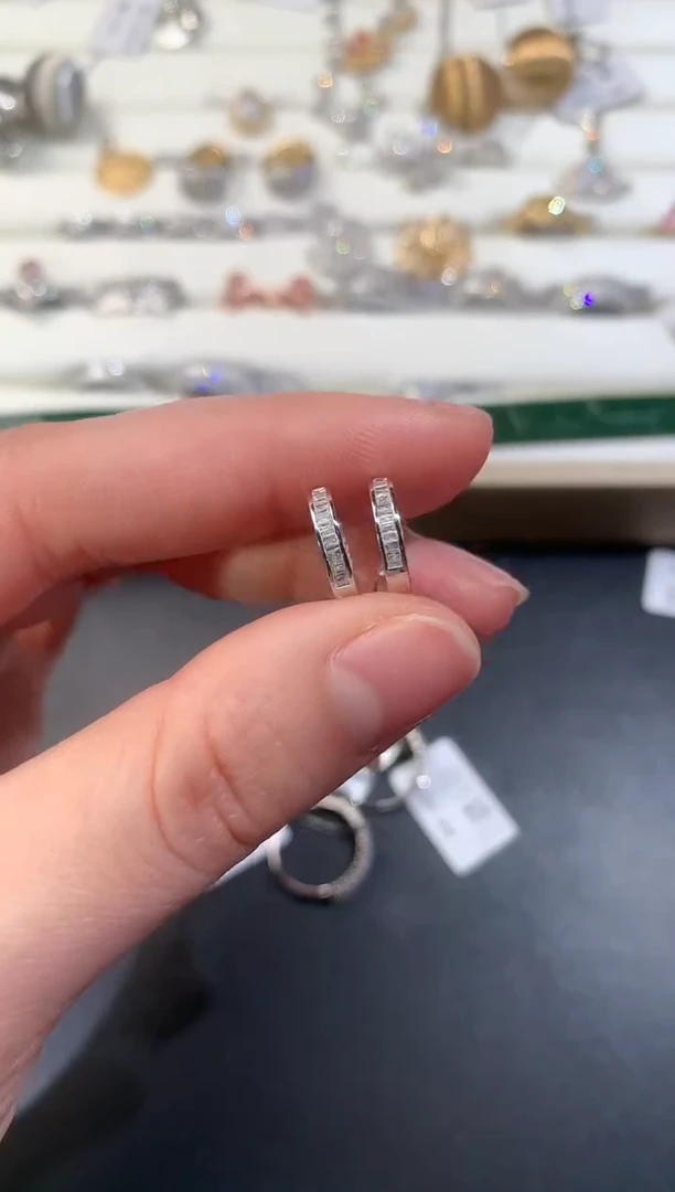 【闪购商品】钻石耳饰18K金镶嵌S546|1500
