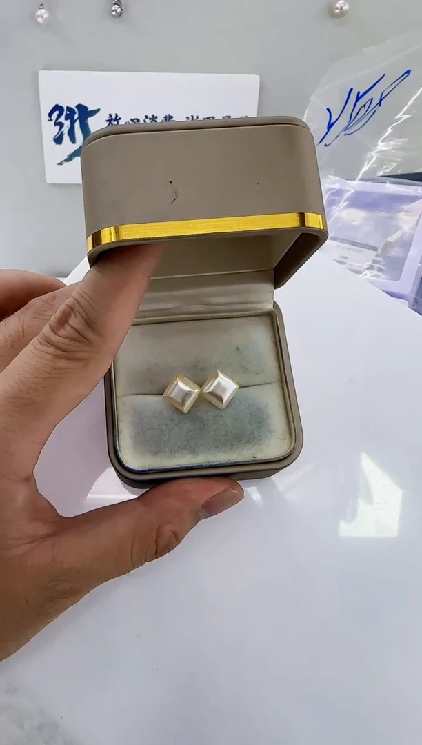 18K金镶嵌拼合珍珠（马贝珠）DA马贝耳钉 y508