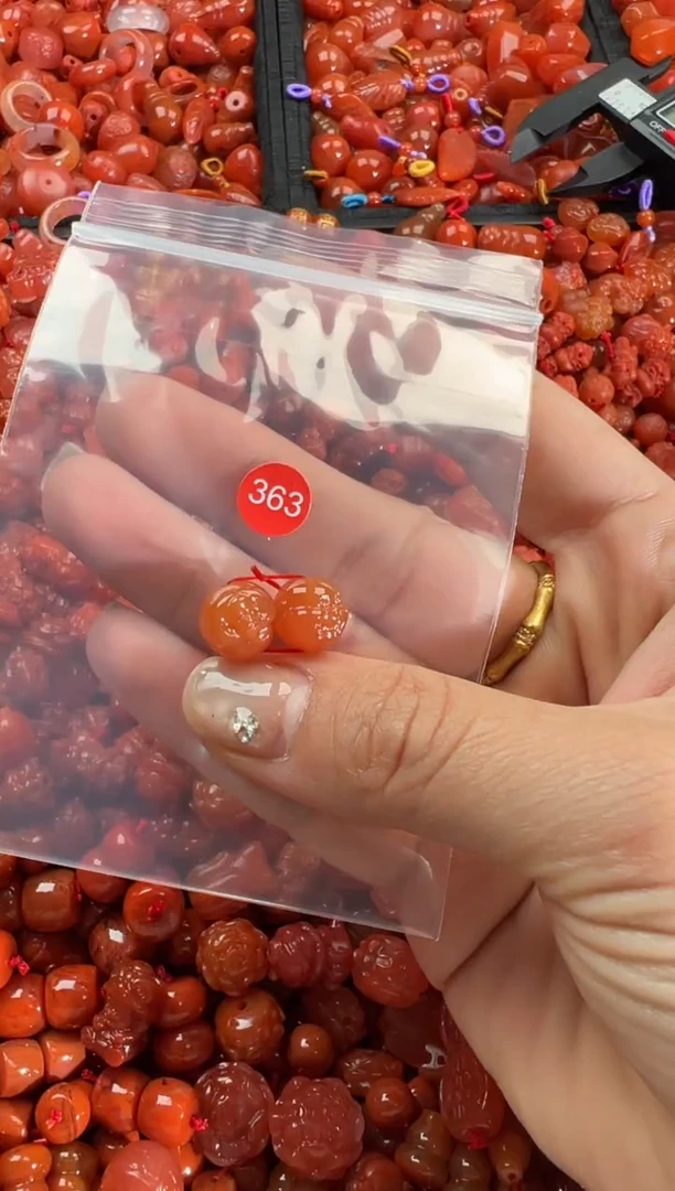 【闪购商品】南红玛瑙颈饰未镶嵌1