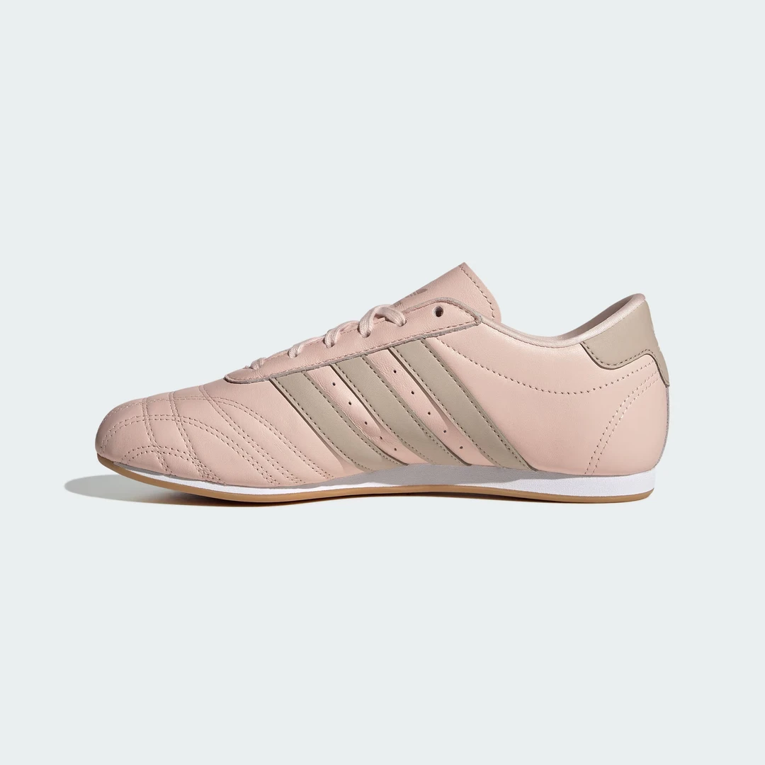 adidas/阿迪达斯三叶草女子薄底跆拳道文化运动鞋 JS0304