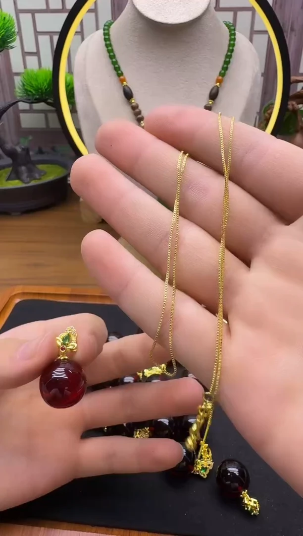 血珀吊坠(赠链)14K金镶嵌L77