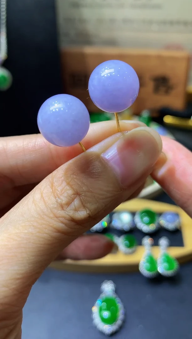 18K金镶嵌翡翠耳饰团购