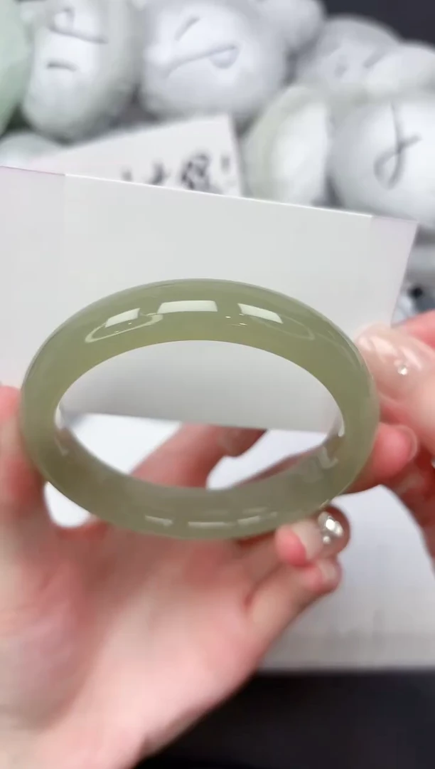 未镶嵌手镯石英质玉122-60.3