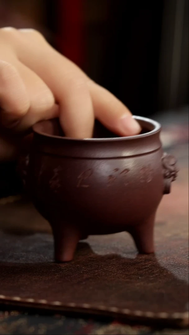 茶杯紫砂非遗茶器-抬头见喜三足