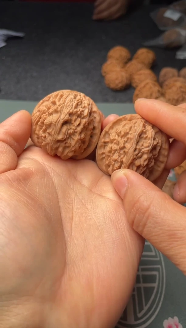 把件文玩核桃w168  白狮子 40尺