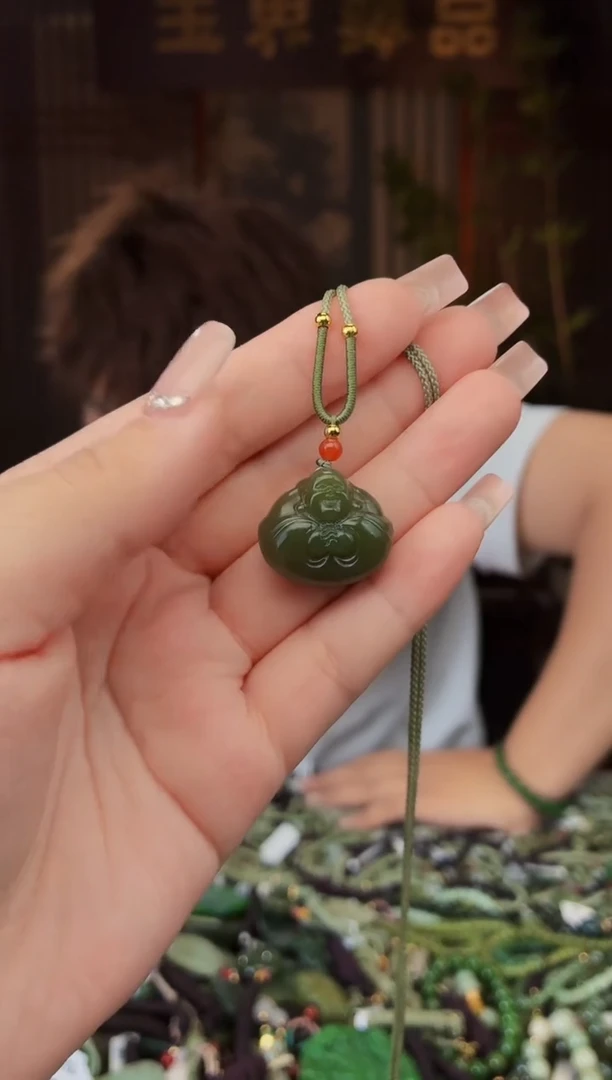 和田玉未镶嵌颈饰拍一发一