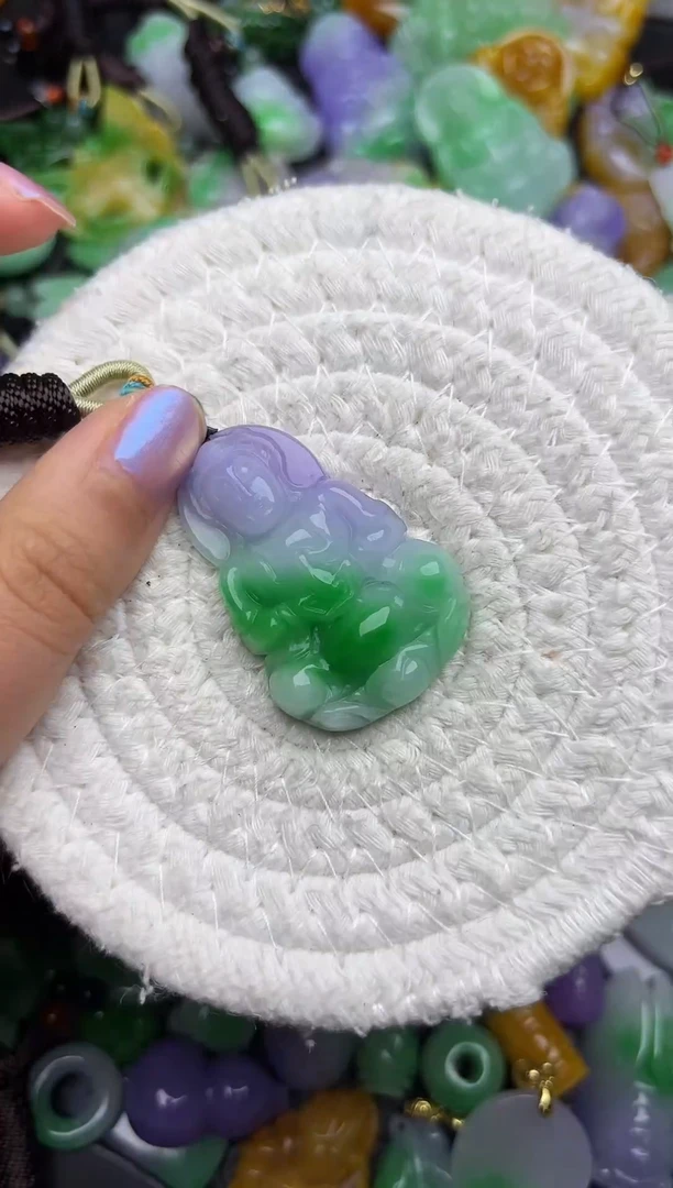 颈饰未镶嵌翡翠缅甸翡翠吊坠