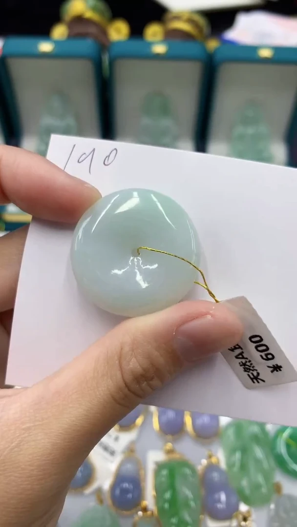 【闪购商品】翡翠颈饰未镶嵌1111111111
