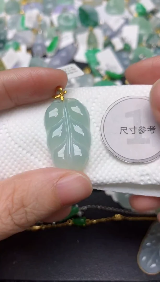 颈饰18K金镶嵌翡翠天然缅甸A货翡翠