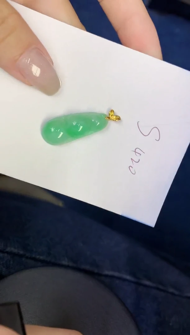 翡翠18K金镶嵌颈饰缅甸天然翡翠A货