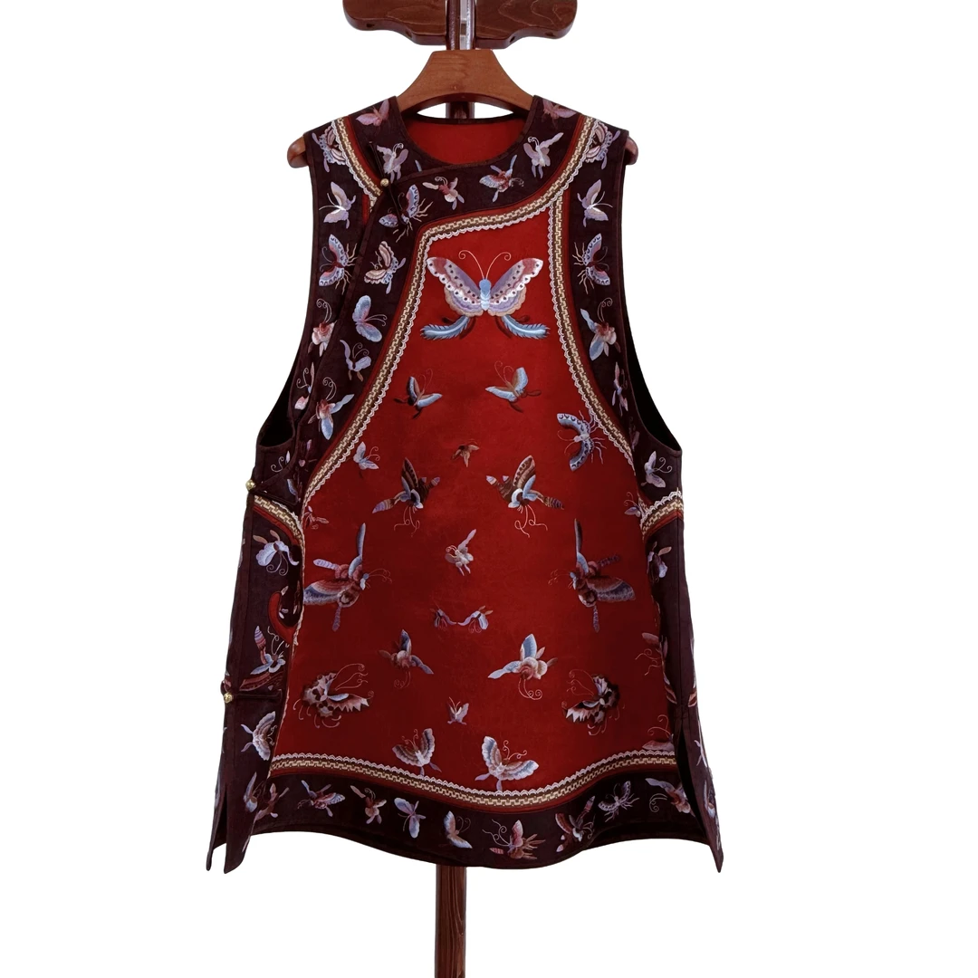 寨优袡【百蝶飞歌】重缎香云纱复古百蝶手推绣大开襟马甲