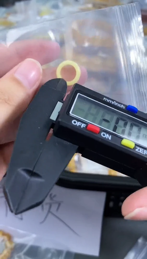 未镶嵌琥珀珠宝奇石39