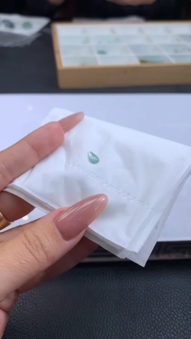 【闪购商品】定制翡翠未镶嵌翡翠