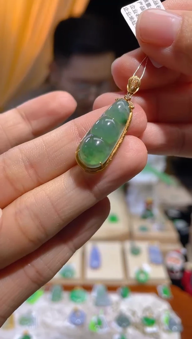 【闪购商品】翡翠颈饰18K金镶嵌假一赔三