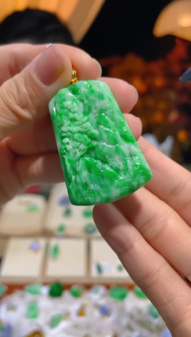 【闪购商品】翡翠颈饰18K金镶嵌假一赔三