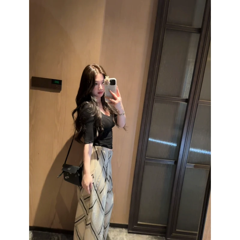 一只雪雪【难以抗拒】新款夏季气质韩版纯欲V领百搭修身打底上衣