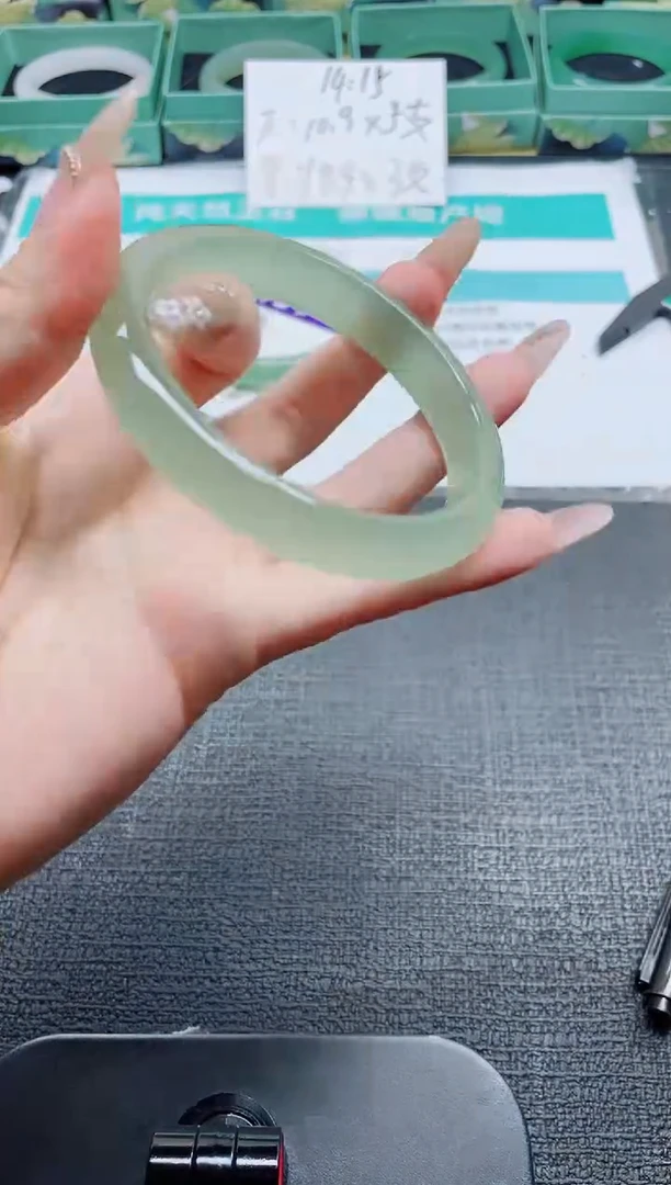 未镶嵌手镯石英质玉13-64