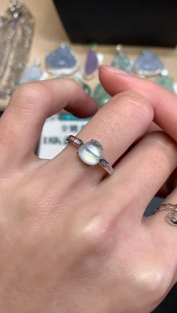 【闪购商品】翡翠戒指18K金镶嵌葫芦【无服务费】