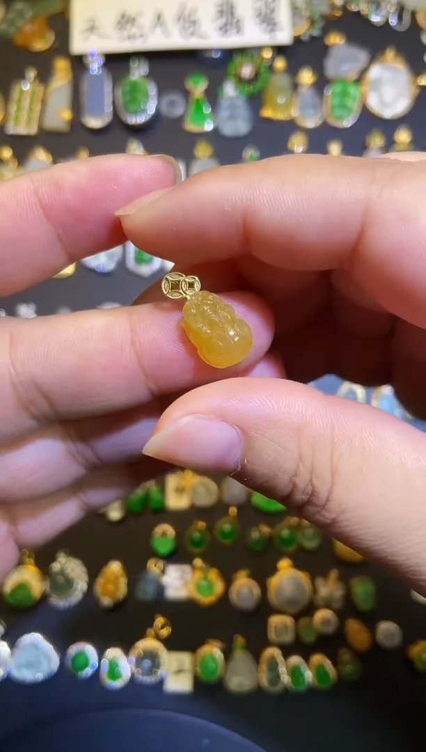 翡翠18K金镶嵌吊坠(不含链)1