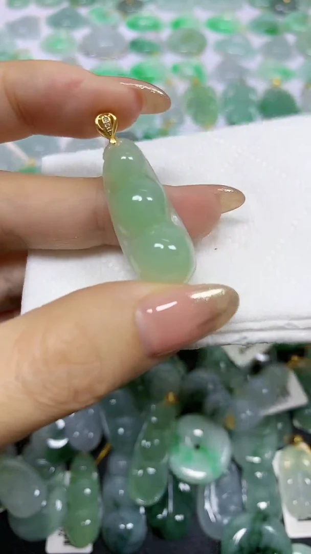 颈饰未镶嵌翡翠天然翡翠A货