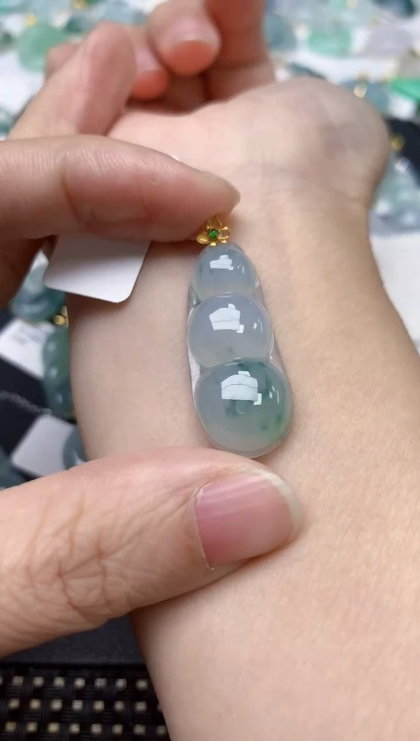 颈饰18K金镶嵌翡翠天然缅甸A货翡翠