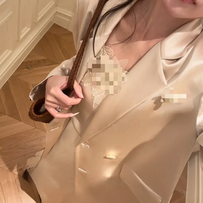 静奢别针胸花西装外套+提花半裙