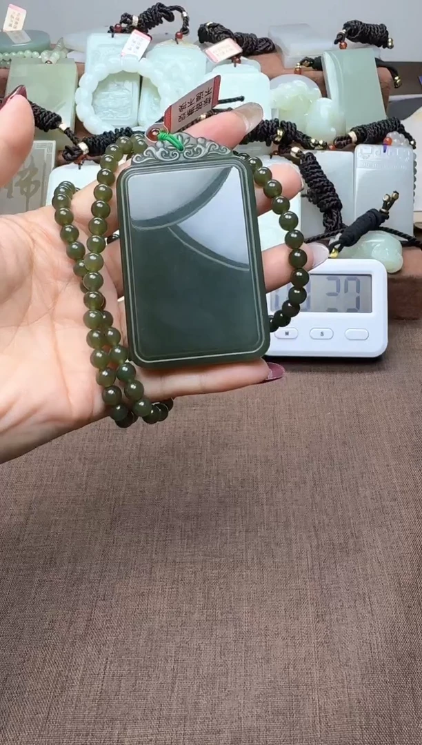 颈饰未镶嵌和田玉1