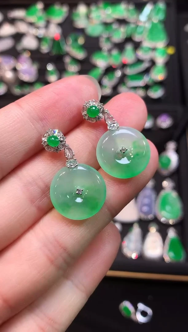 18K金镶嵌戒指翡翠高冰金丝绿平安扣耳坠