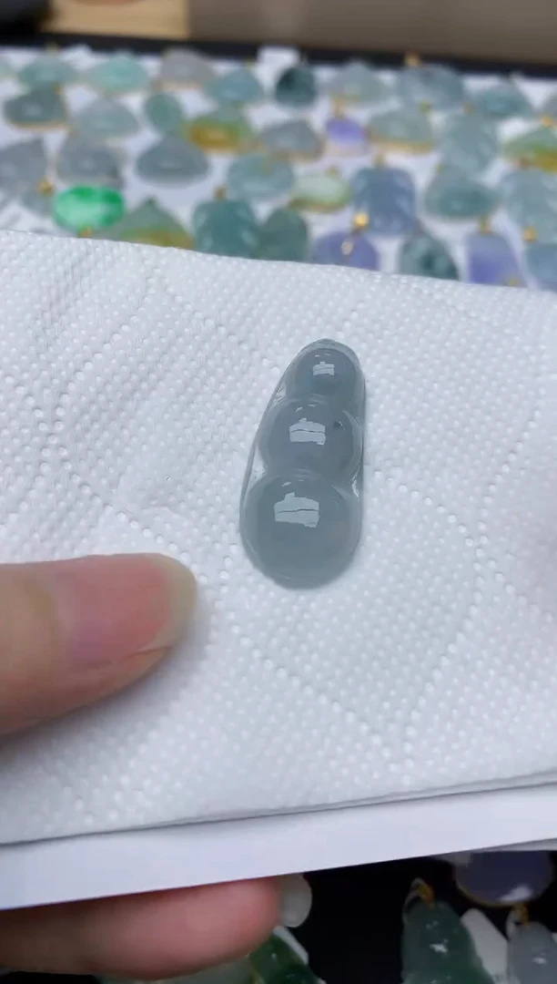翡翠未镶嵌颈饰天然A货翡翠