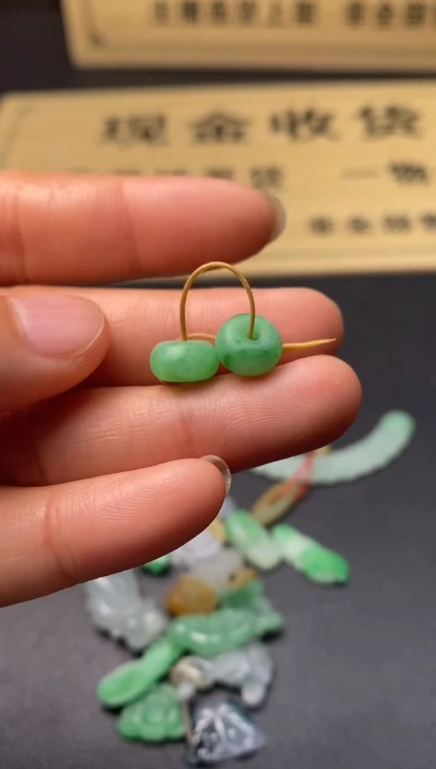 定制翡翠未镶嵌翡翠毛货发货发其一