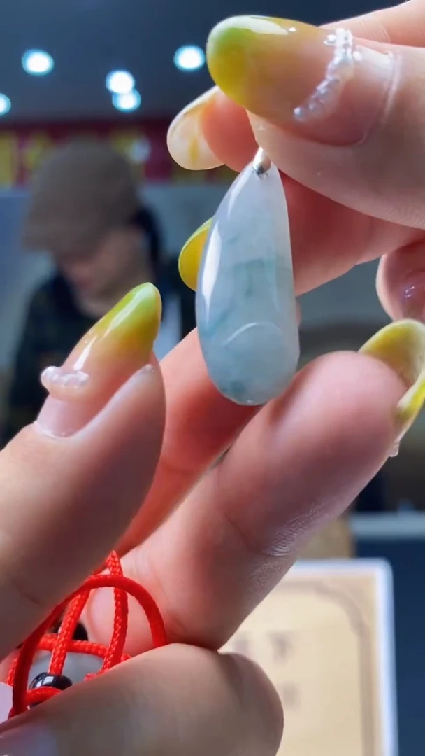 翡翠未镶嵌颈饰********2