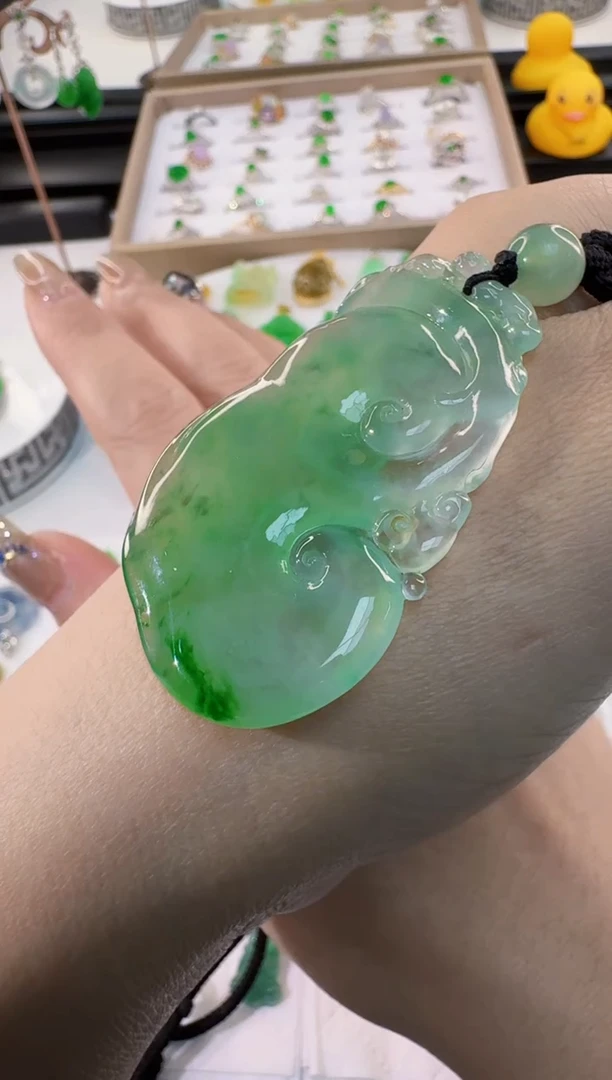 翡翠未镶嵌吊坠(不含链)天然缅甸A货翡翠