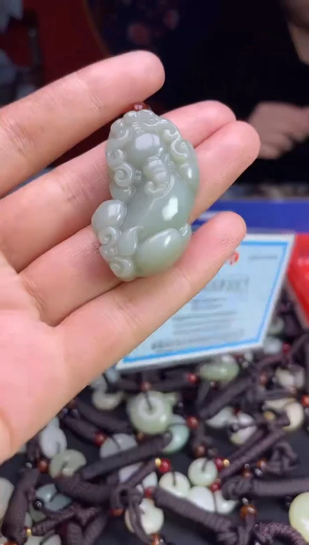 未镶嵌和田玉挂件1