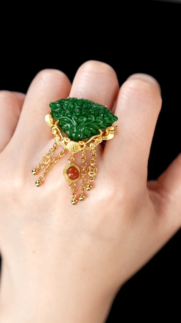 颈饰未镶嵌翡翠戒指3