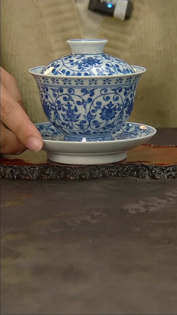 【闪购商品】青花手绘缠枝三才盖碗