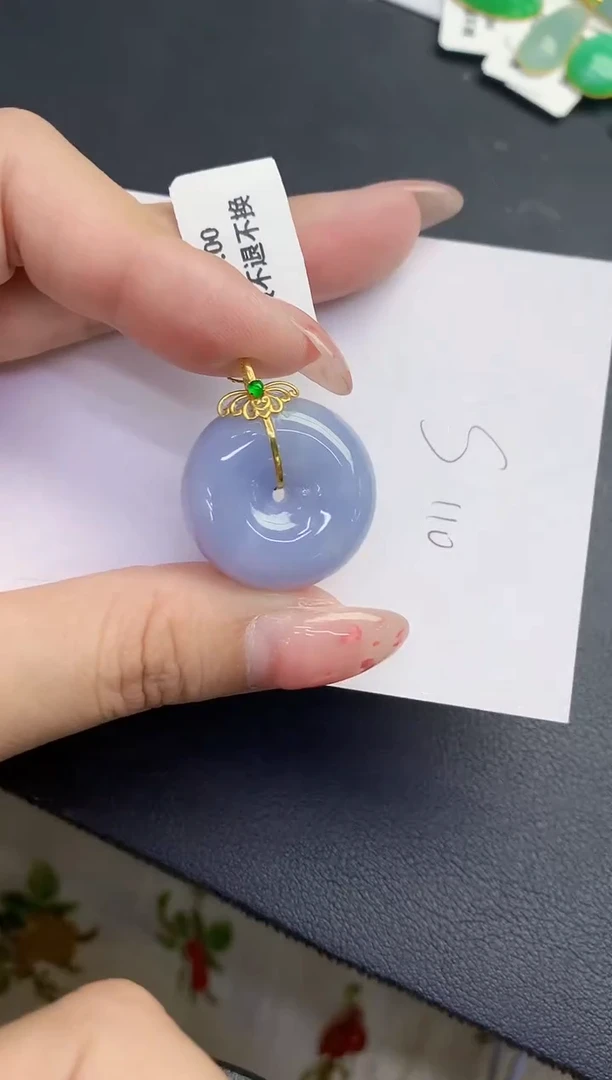 翡翠18K金镶嵌颈饰缅甸天然翡翠A货